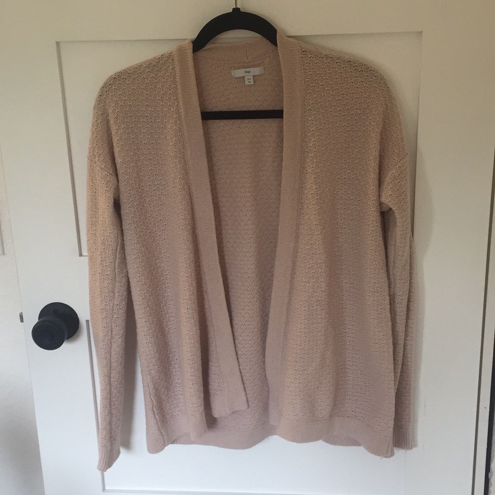 GAP blush pink sweater. So soft!